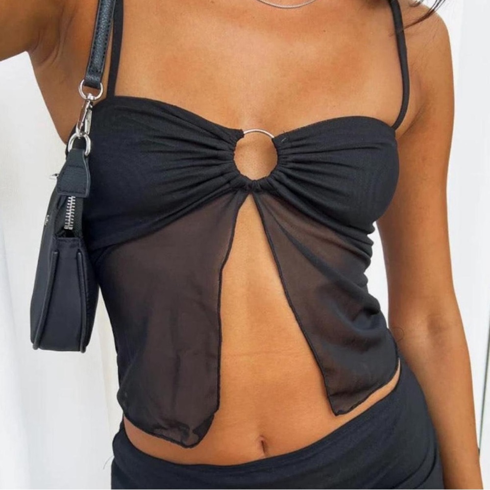 Beginning Boutique Black Sleeveless Ruched Crop Tank